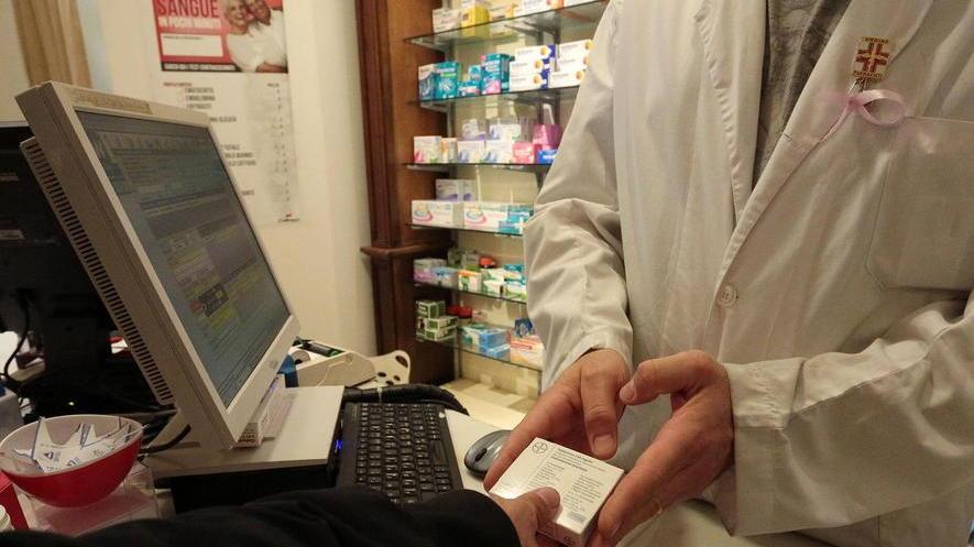 Medicinali, siamo spendaccioni e ignoranti