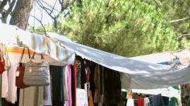 Castiglioncello: caos parcheggio al mercato in pineta