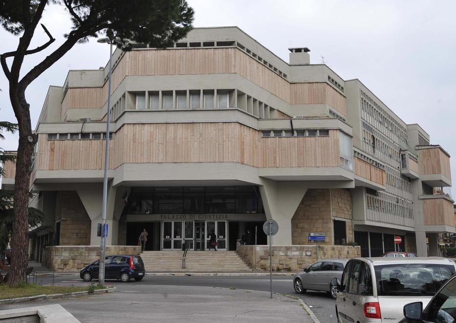 Minacciato di morte con il coltello 