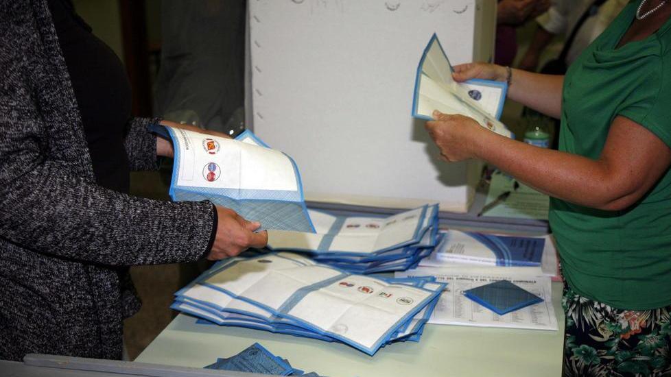 Via alle grandi manovre in vista del voto