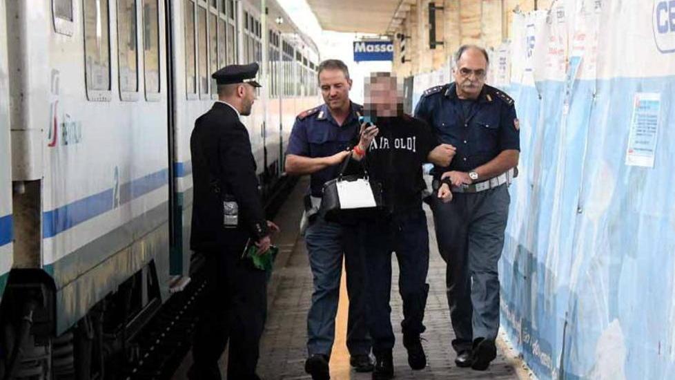 Senza biglietto sul treno Diverbio con gli agenti Polfer