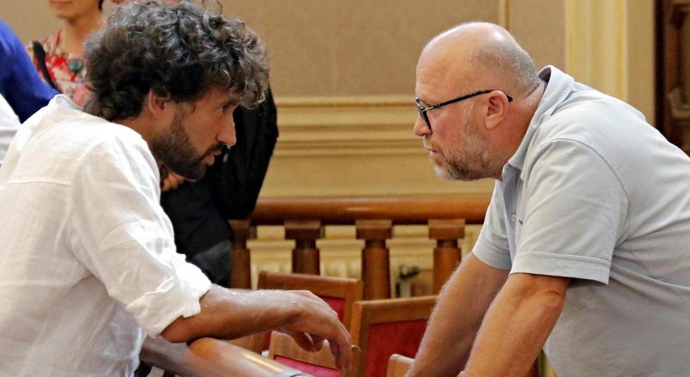 Chi si dimette? Il portavoce ma il sindaco lo ferma 