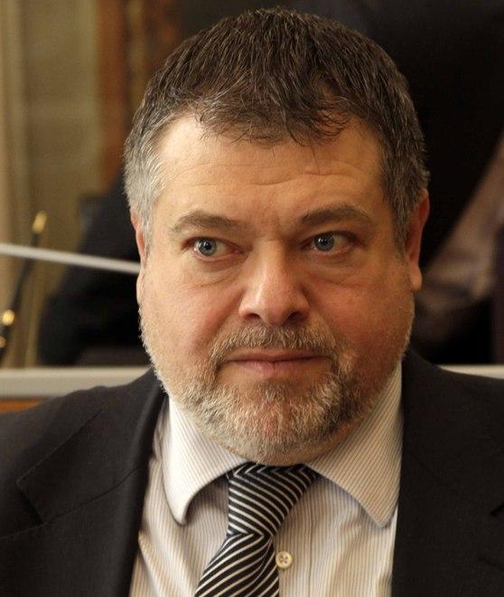 «Non abbracciai Pagliani, querelo Saccardi» 