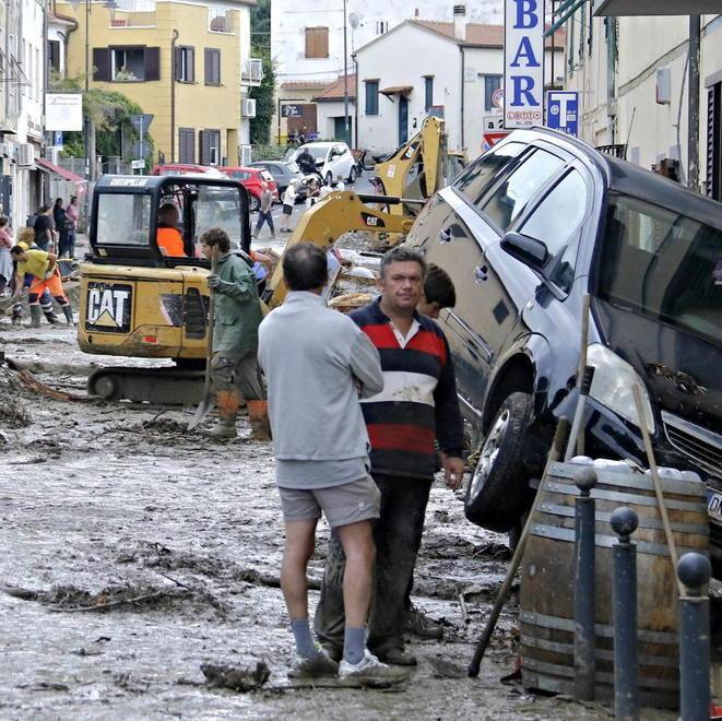 In piazza delle Carrozze la messa per chi è stato colpito dall’alluvione 