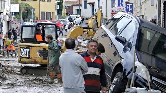 In piazza delle Carrozze la messa per chi è stato colpito dall’alluvione
