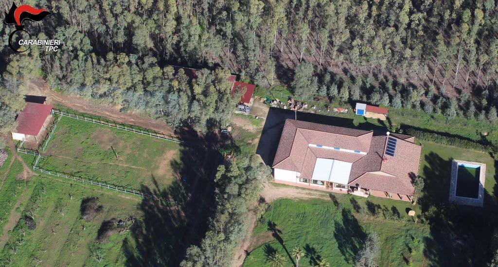 Abusi edilizi, mini resort e case vacanze in zone vincolate: sequestri a San Vito e Chia