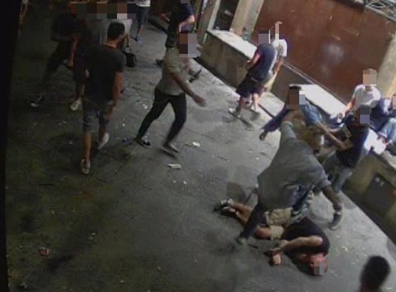 Maxi rissa in centro a Pistoia: 4 arresti e 5 denunciati - Video 