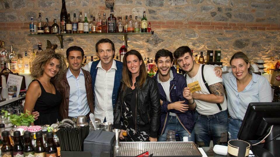 Lo staff del “Funi 1898” in viale Diaz a Montecatini, accanto alla funicolare