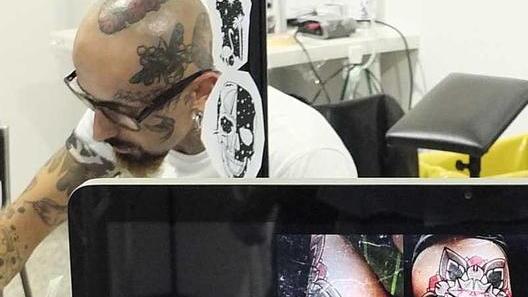 Parte col bòtto la kermesse dei tatuaggi