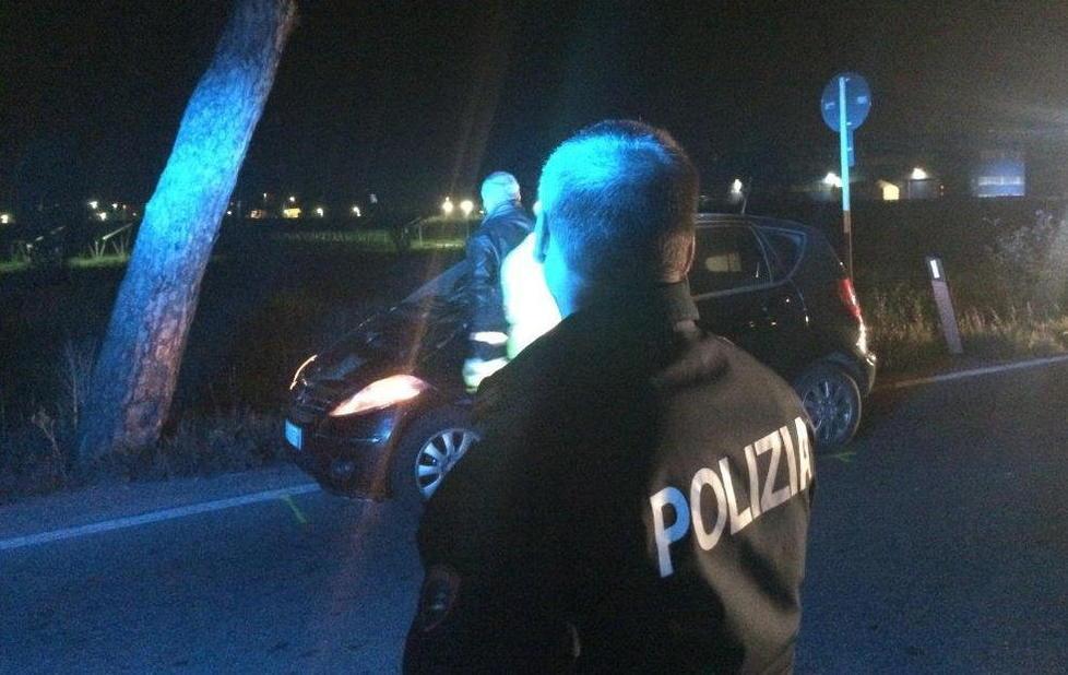 Anziana rapinata in casa da due banditi 