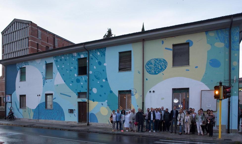 I colori e la poesia di Tellas trasformano l’ex circolino