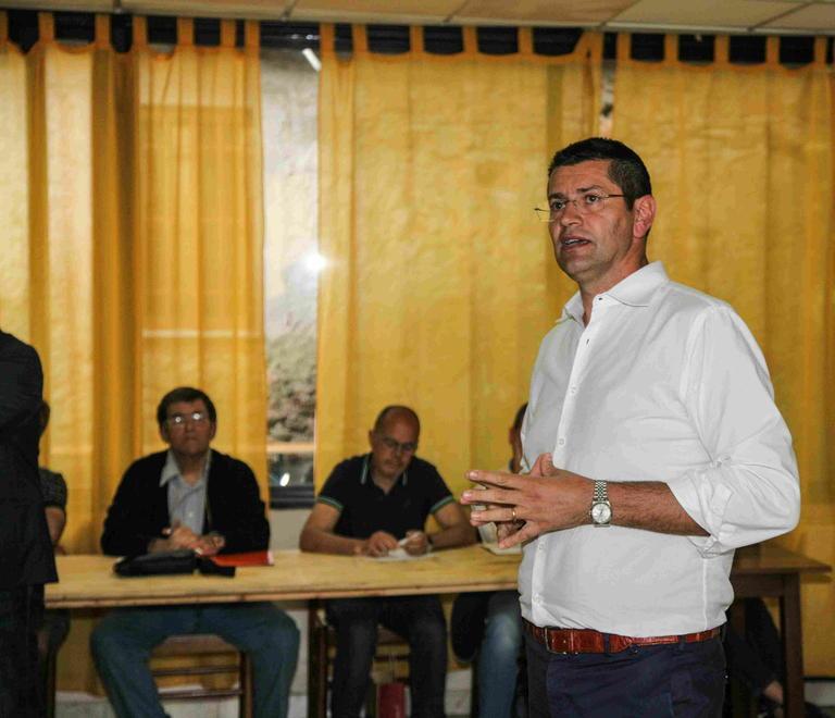 Il Pd diffida Mazzoni: «Si limiti all’ordinario» 