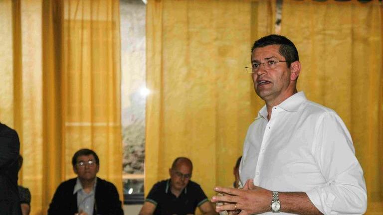 Il Pd diffida Mazzoni: «Si limiti all’ordinario»