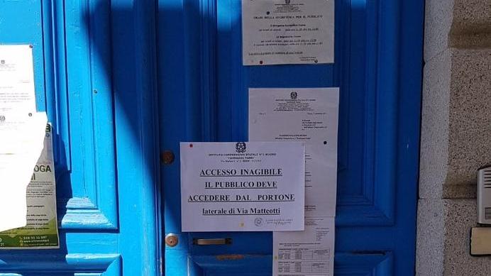 «Scuole abbandonate» È polemica tra Belloi e il segretario del Pd