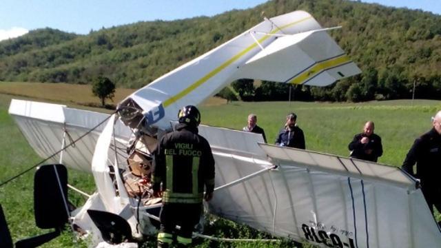 Precipita aereo ultraleggero, uomo di Anela muore vicino a Modena