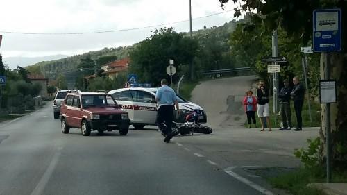 L'incidente auto-moto all'intersezione fra via Montalese e via di Santomato