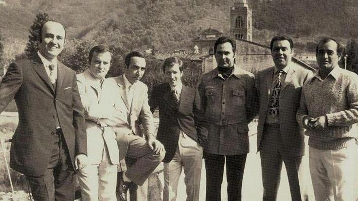 Franco Natali (quarto da sinistra) in una foto fornita da Lando Silvestrini