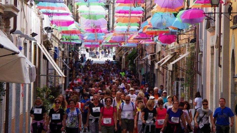 FrancigenAmica replica oggi per le strade di Camaiore