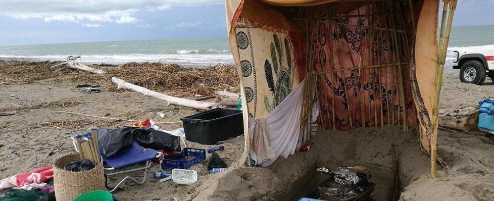 Accampamenti smantellati dai vigili