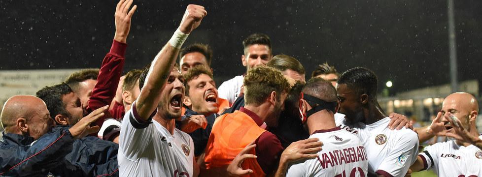 Corre, lotta, segna, soffre Questo Livorno si fa amare 