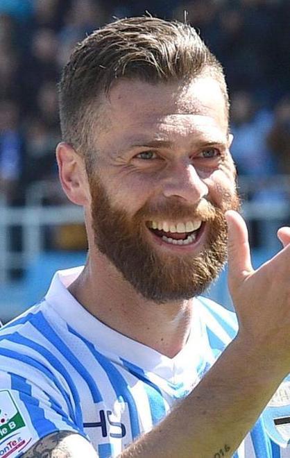 antenucci morde l’erba