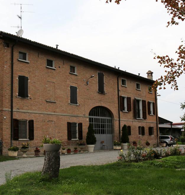 Imprenditore in agricoltura e politico del Pd