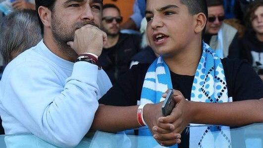 Striscione al suo posto bandierone e gran tifo. Che spettacolo gli spalti