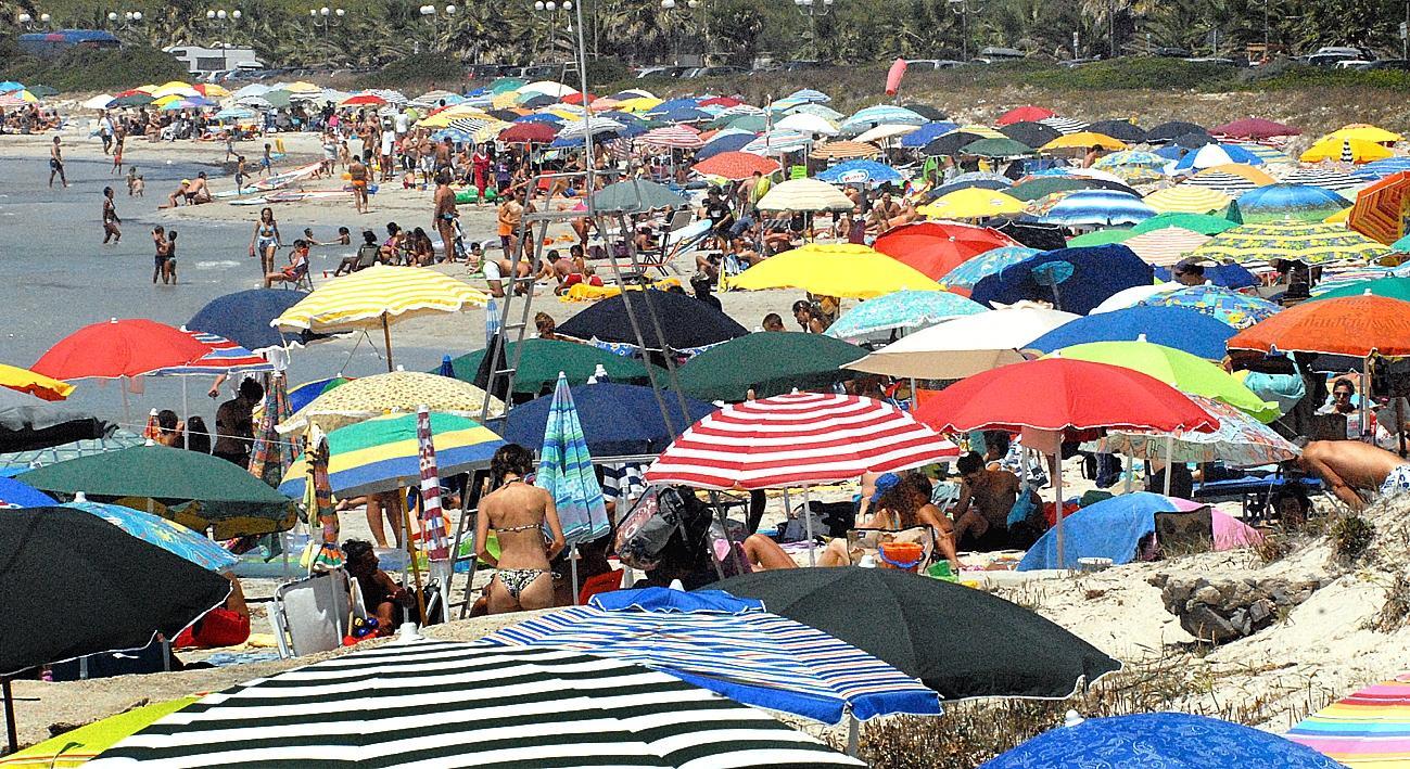 Bagnanti nella spiaggia di Putzu Idu