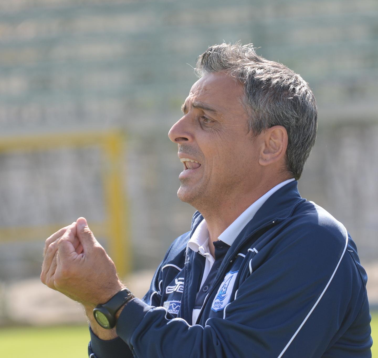 Mister Cerbone: «Colpa dell’arbitro»