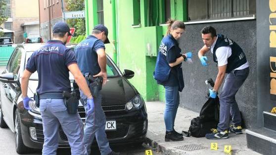 Spari al Big Bijou in manette Rocco Ambrisi