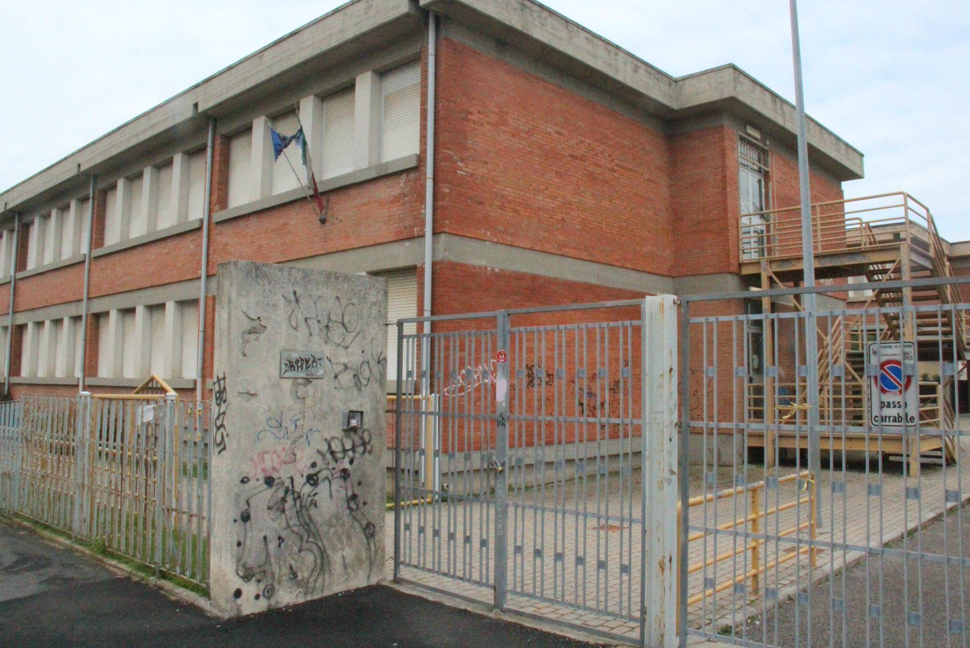 Danni alle scuole per il maltempo, classi spostate in palestra