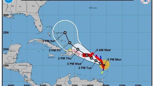 Allarme per l'uragano Maria: 500 centri accoglienza allestiti a Porto Rico 