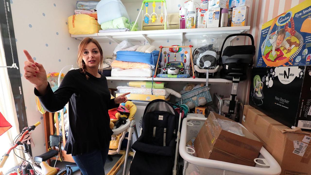 Deborah Trombetta nel suo negozio (foto Agenzia Carlo Sestini)