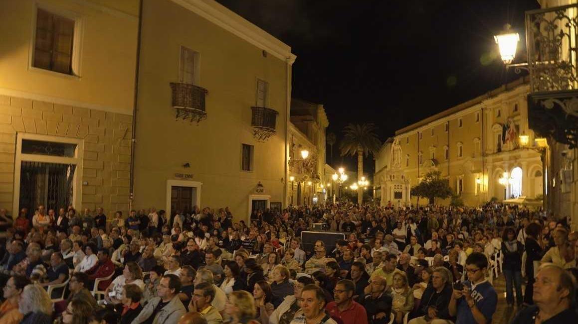 La prima edizione del concerto in piazza Eleonora