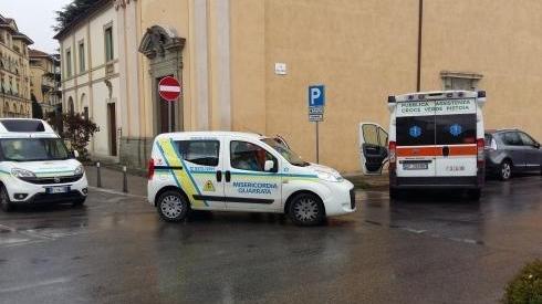 Furgoncino investe giovane donna