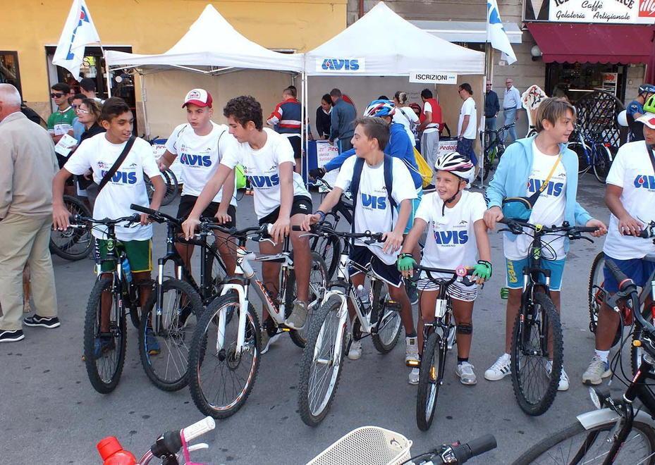 Sport e solidarietà e tanti baby ciclisti per le vie di Piombino 