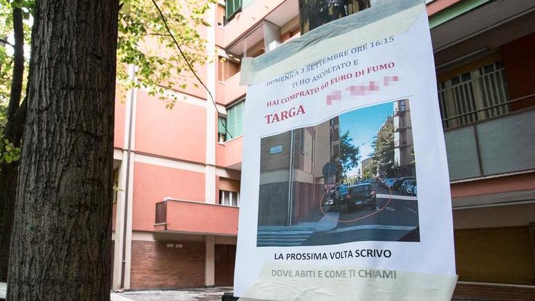Viale Gramsci, volantini e proteste in diretta su Rai Uno