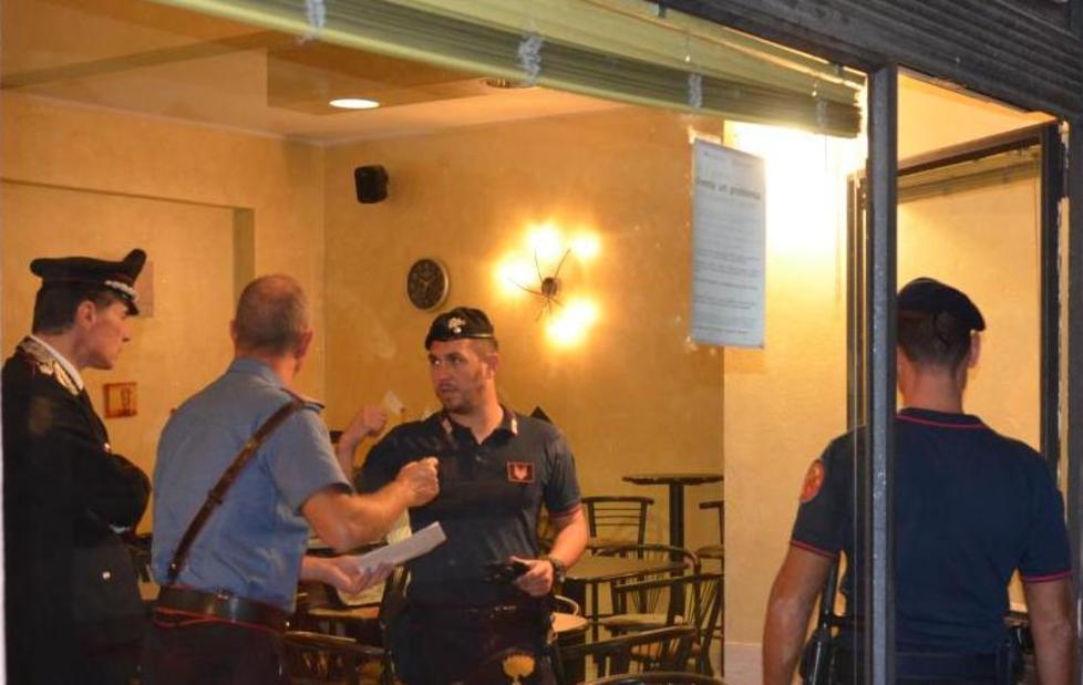 Finge di essere stato minacciato con la pistola, denunciato