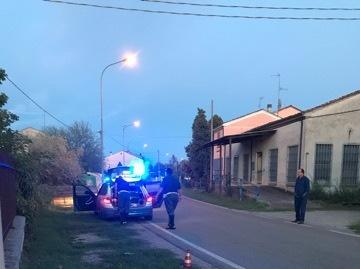 Grave la donna investita dall’auto pirata 