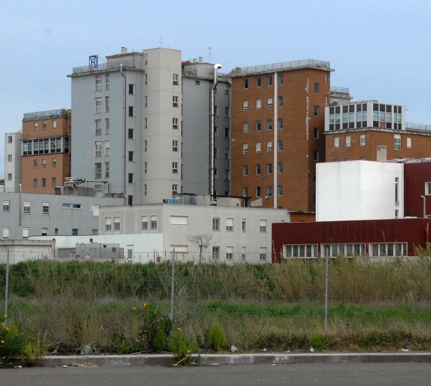I lavori al campo sportivo restringono l’area di gioco 