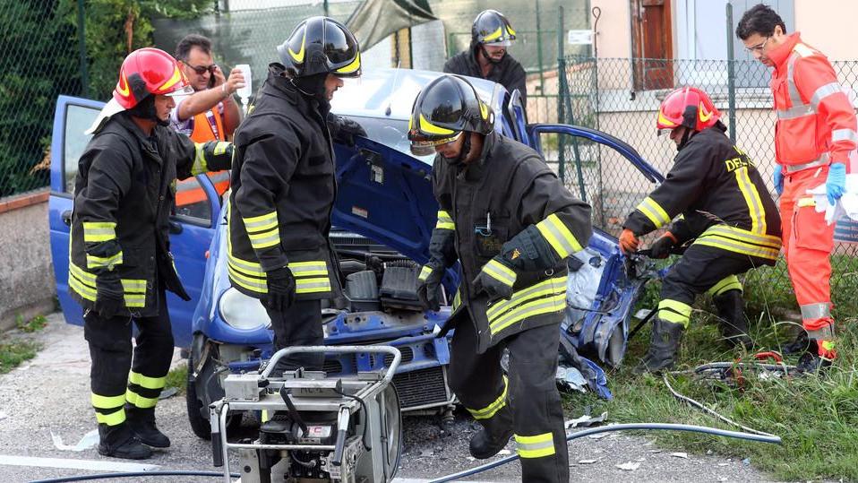 Prime operazioni per il ragazzo ferito