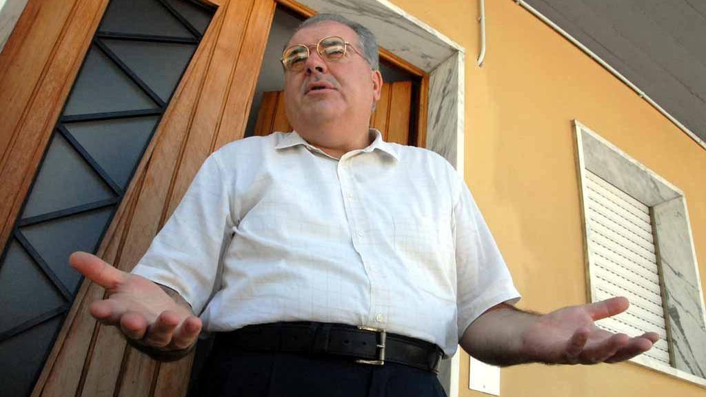 Don Euro mette nei guai il vescovo