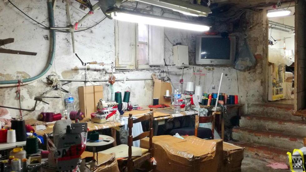 Laboratorio abusivo titolare denunciato