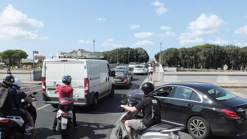 Ponte della Vittoria si torna all’antico