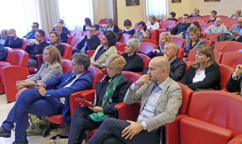 Operai che non si rassegnano e rilevano la propria impresa 