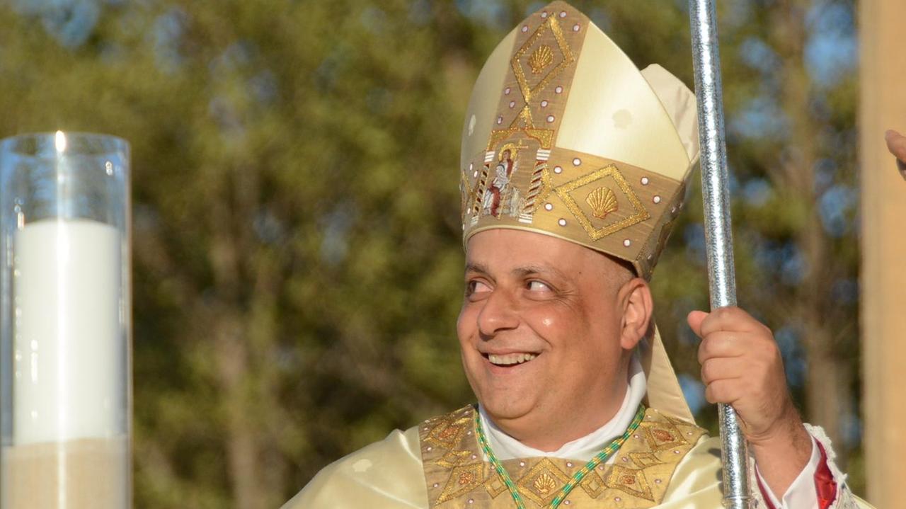Il nuovo vescovo comincia dai giovani 