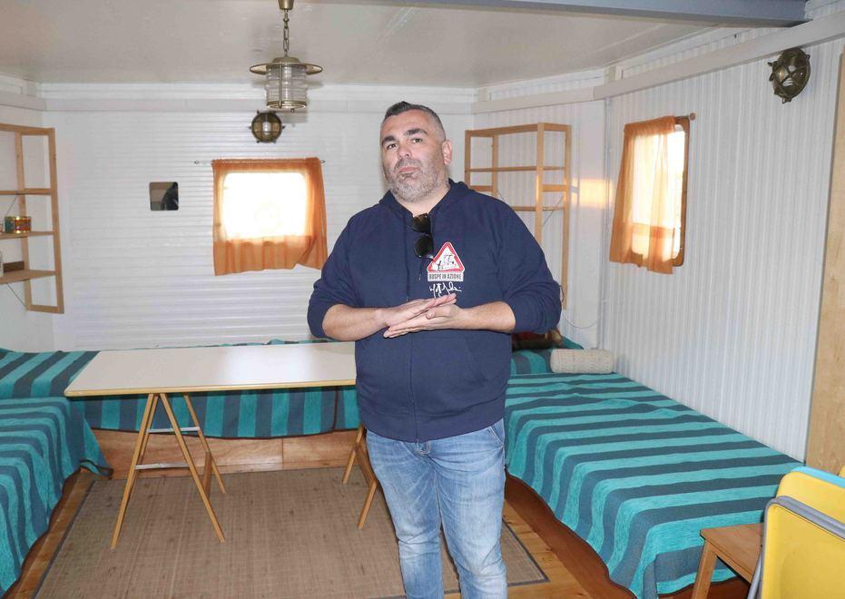 «Barcone irregolare di fianco a quello della Municipale»