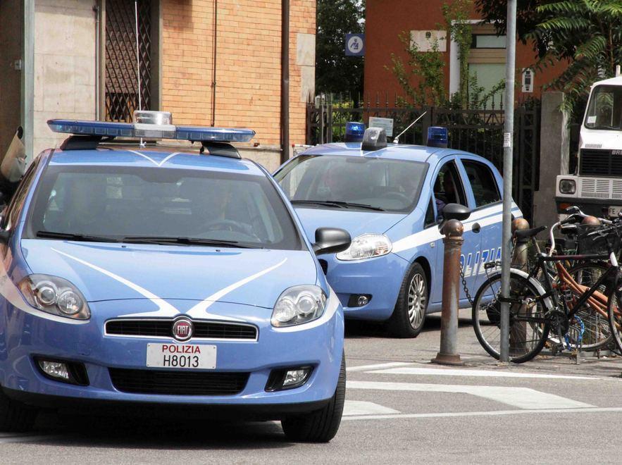 Riconosce il rapinatore e lo fa catturare 