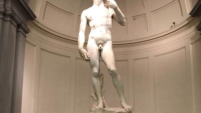 Mick Jagger e la direttrice della Galleria dell'Accademia, Cecilie Hollberg, davanti al David di Michelangelo