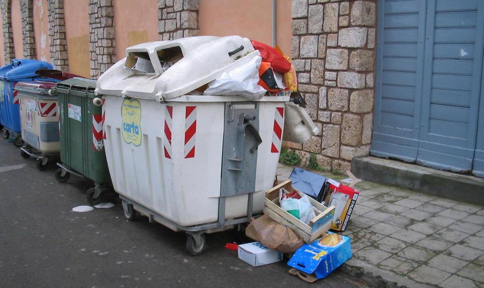 Rifiuti, confermato il punto informativo 